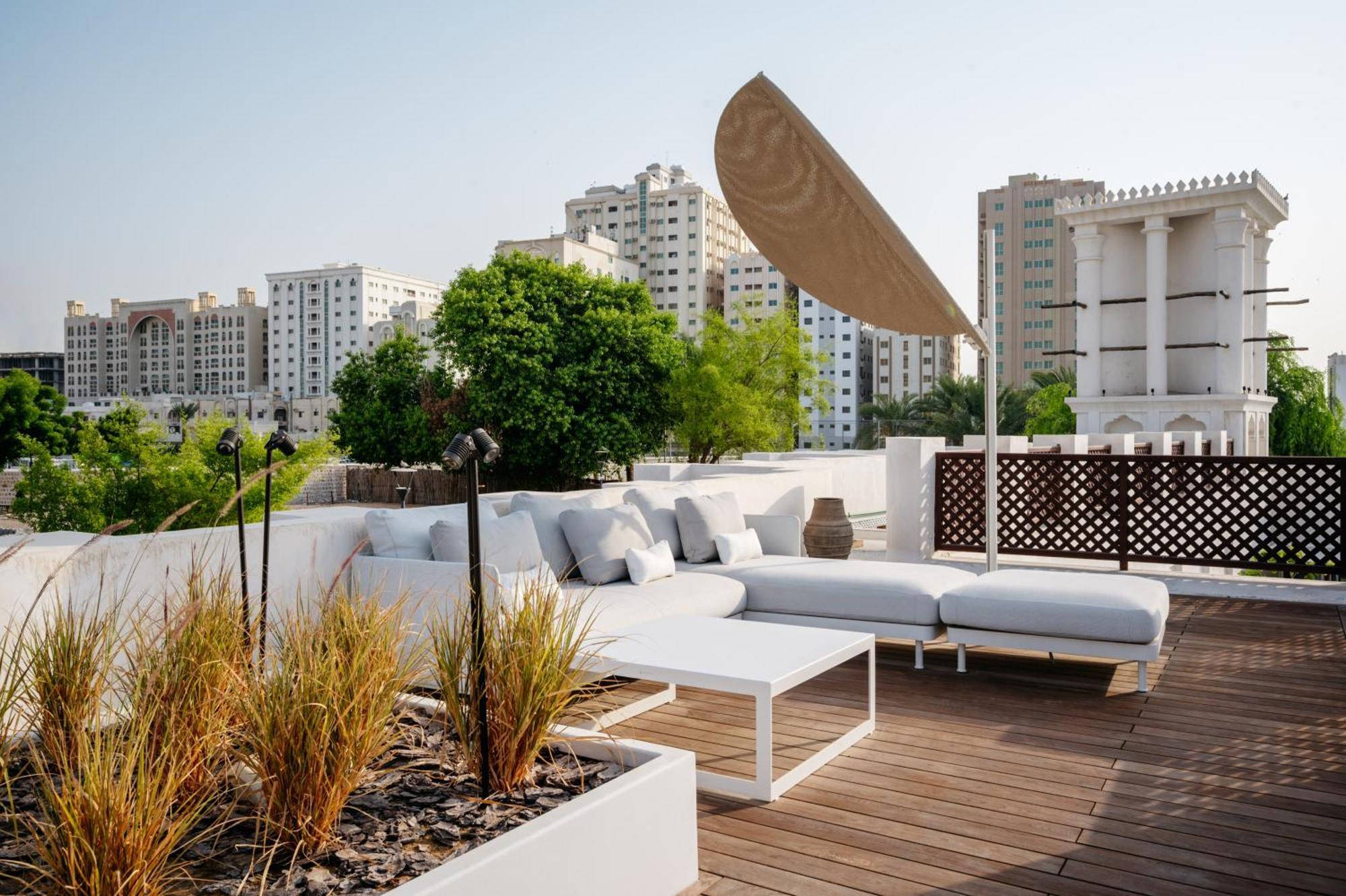 Hotel The Chedi Al Bait, Sharjah Exterior foto Rooftop terrace