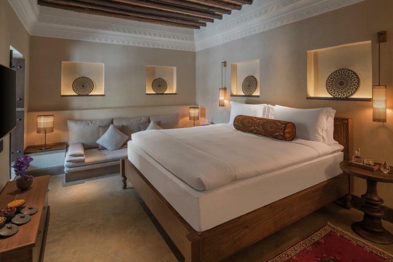 Hotel The Chedi Al Bait, Sharjah Exterior foto A bedroom at the hotel