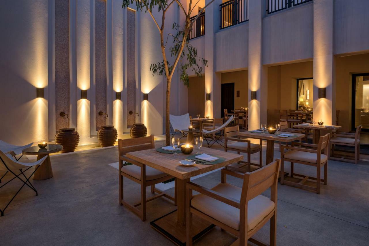Hotel The Chedi Al Bait, Sharjah Exterior foto The restaurant at the hotel